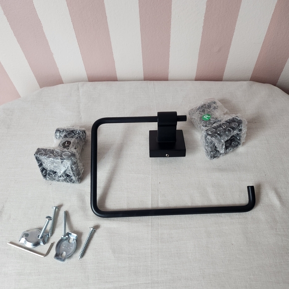Modern Black Metal Wall Hook - Picture 1 of 4